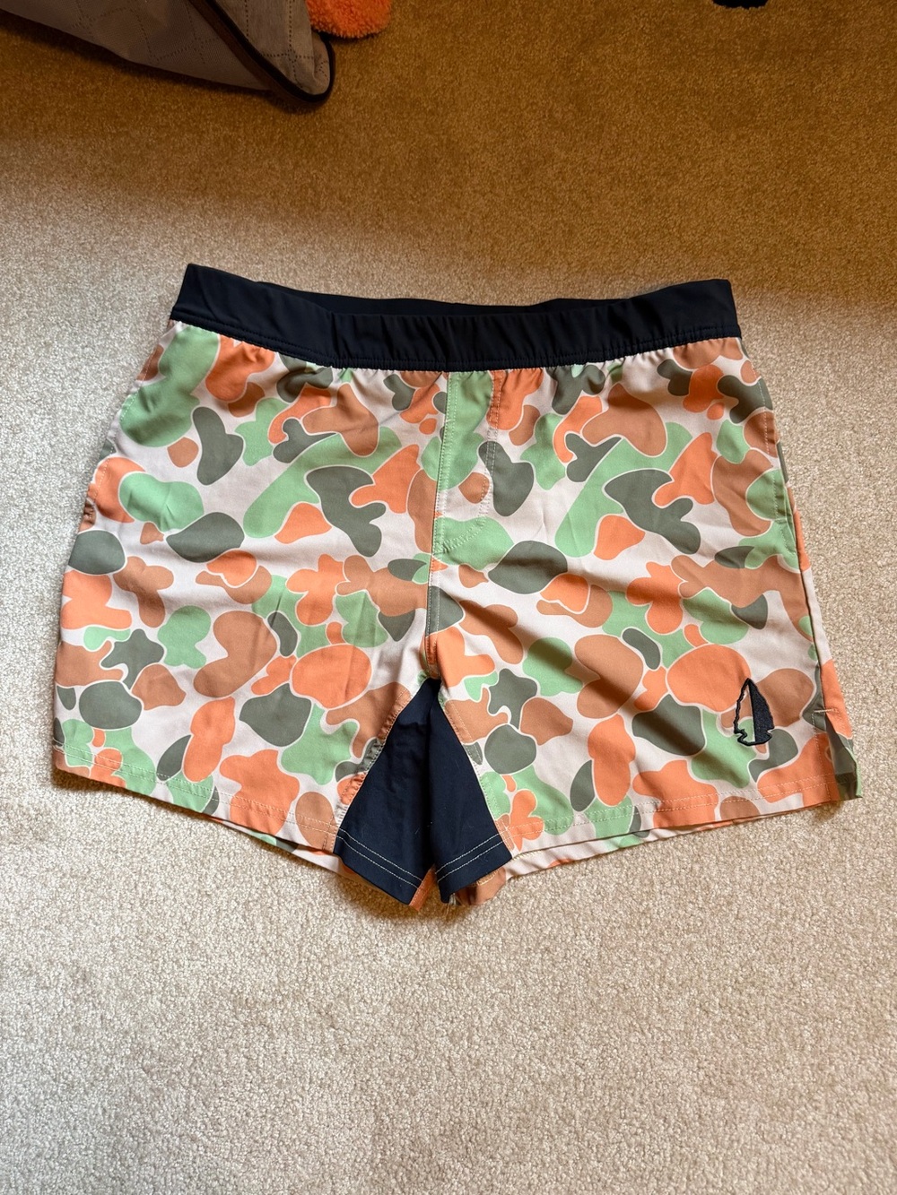 Tachuntfish frog camo short. Size men’s XL